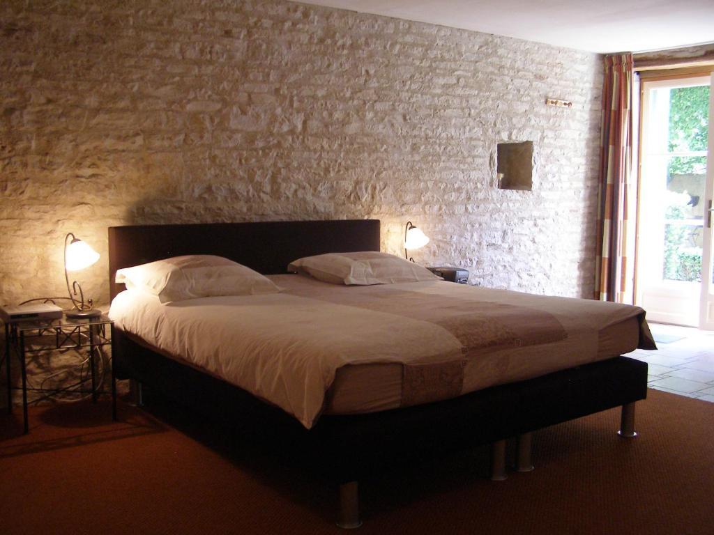 Demigny Charme Hotel La Dominotte الغرفة الصورة
