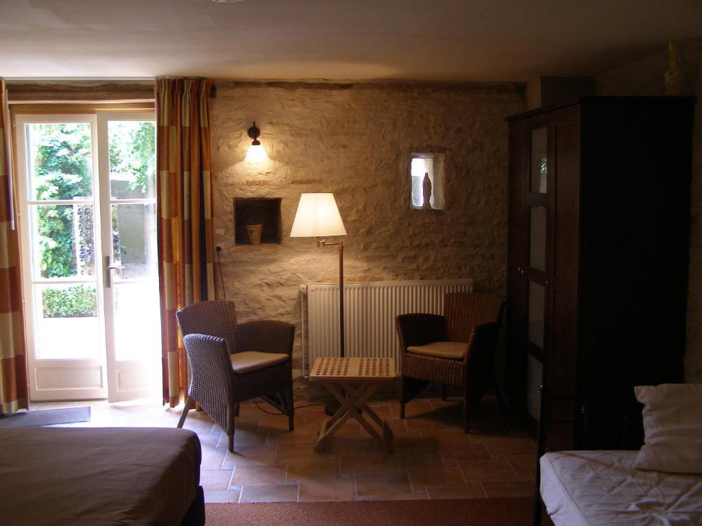 Demigny Charme Hotel La Dominotte الغرفة الصورة