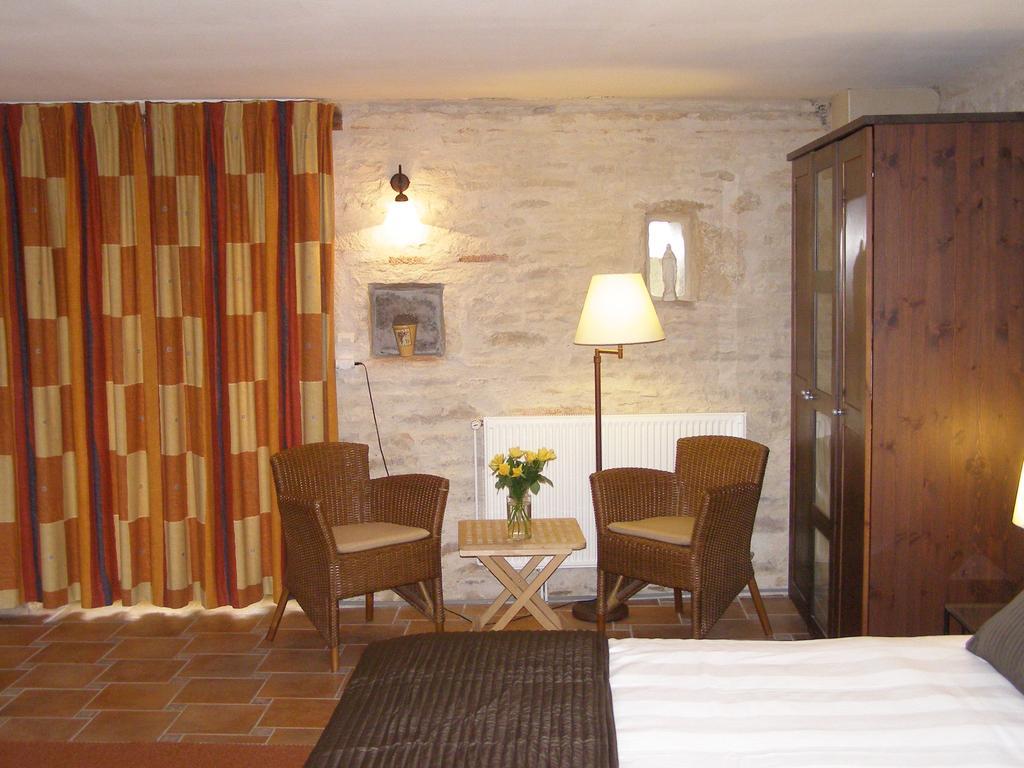 Demigny Charme Hotel La Dominotte الغرفة الصورة