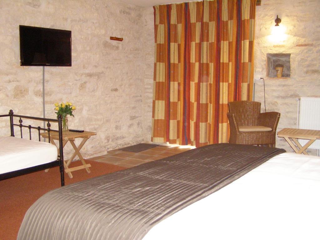 Demigny Charme Hotel La Dominotte الغرفة الصورة